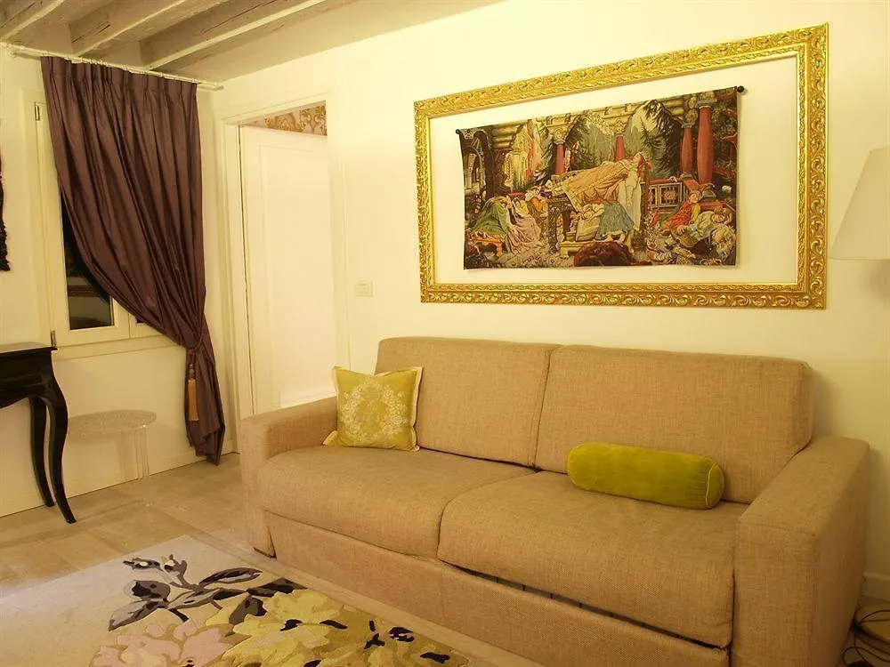 Venice Dream House 0*,