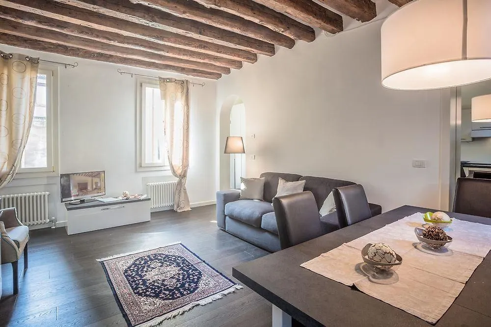 Venice Dream House 0*,