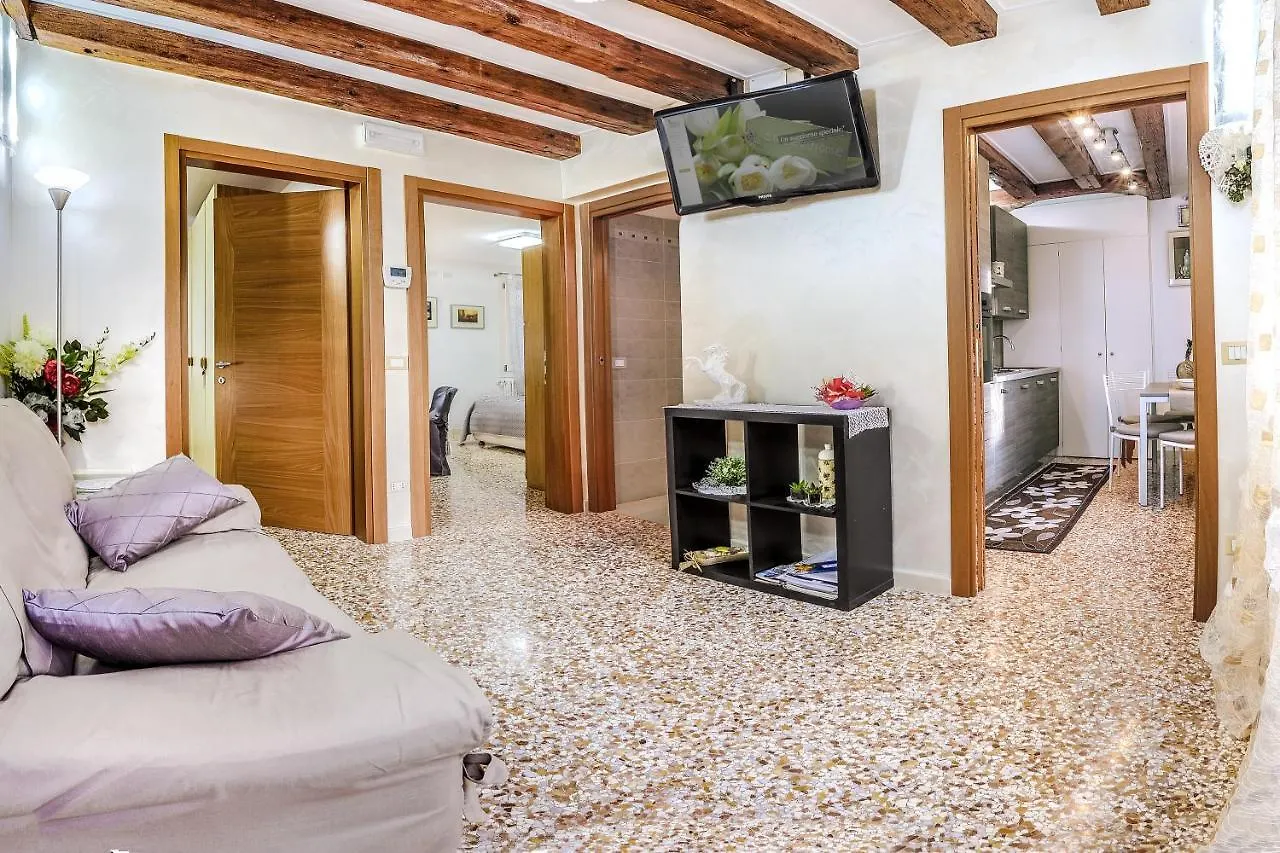 Venice Dream House 0*,